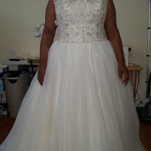 Oleg Cassini Wedding Gown